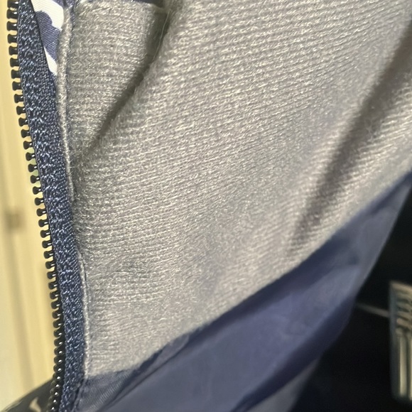 Lands' End‎ Navy & White Floral Quilted Down Puffer Vest Sz S - NWT - Picture 9 of 11